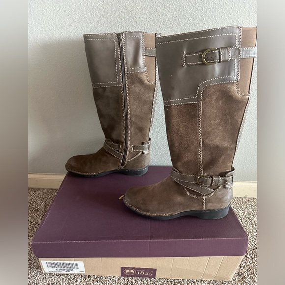 Clark’s Suede knee high boots - Picture 2 of 11